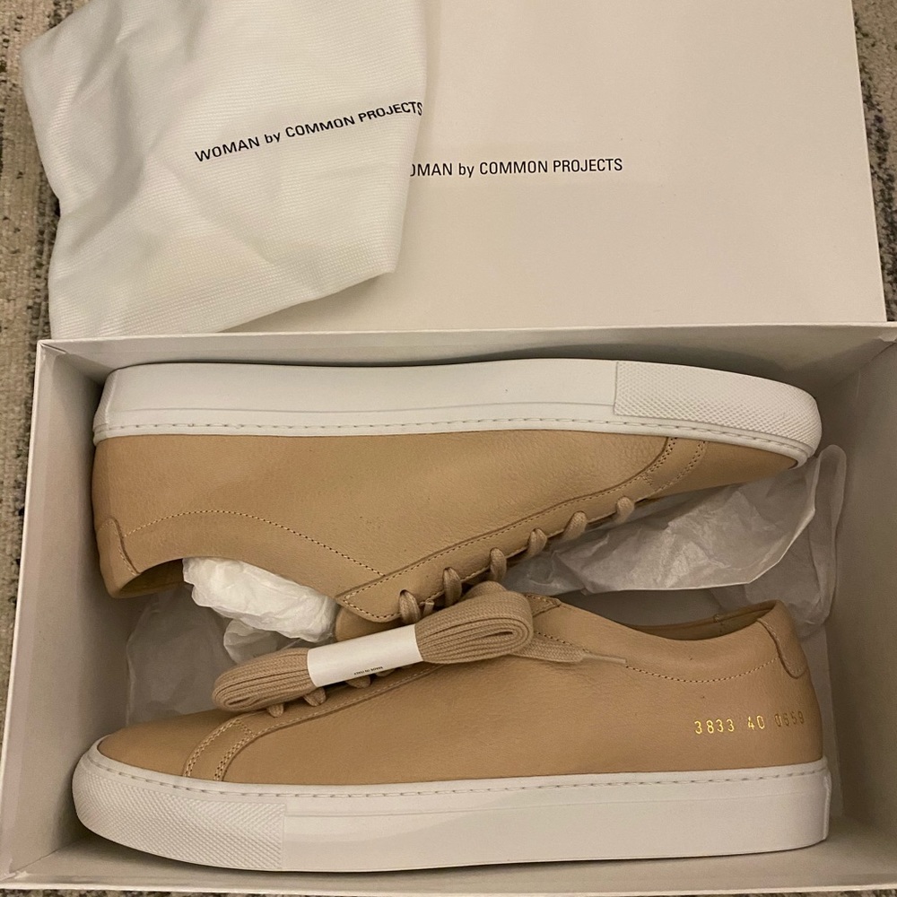 Common Projects Achilles low premium trainer